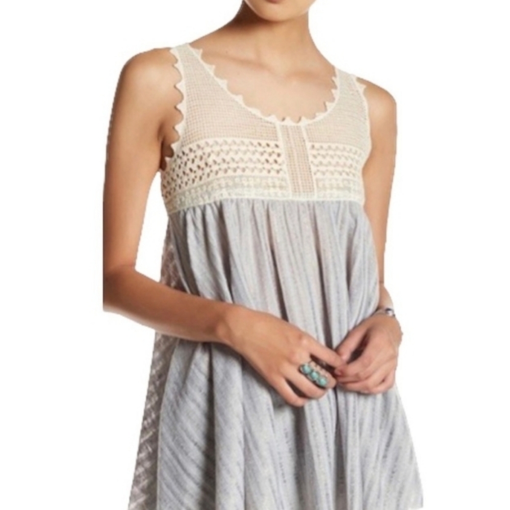 HYKU NEW! silver gray crochet flowy babydoll top 🤍small